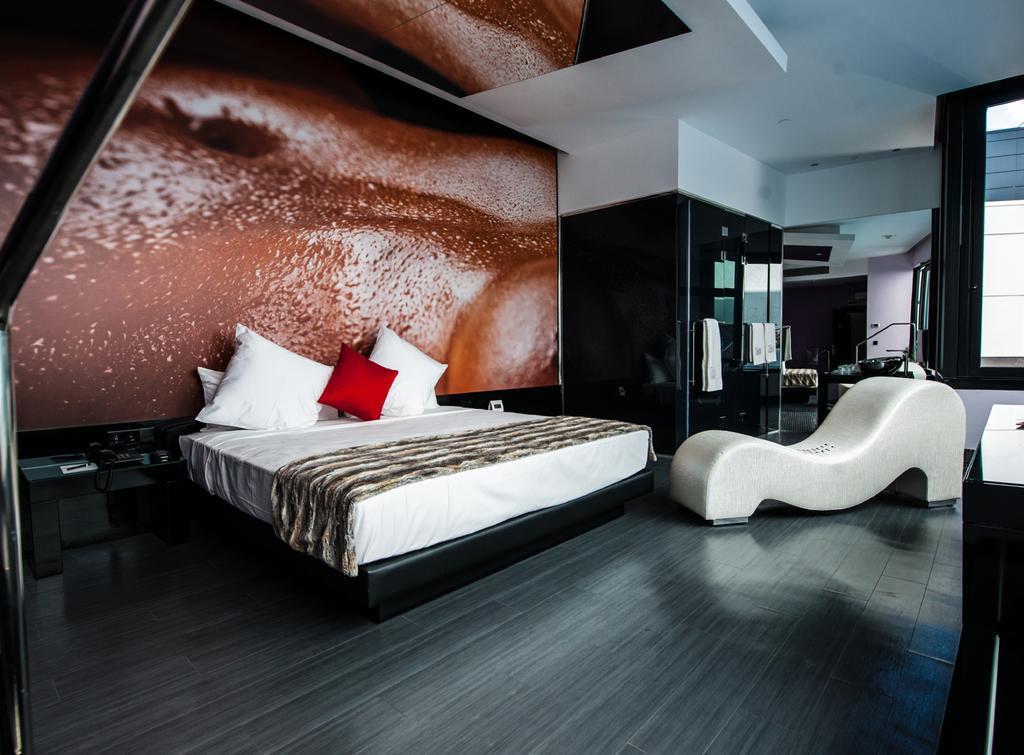 Hotel Loob Madrid (Adults Only) Torrejon de Ardoz Bagian luar foto