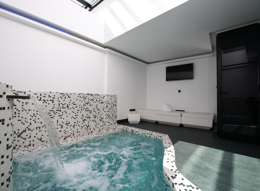 Hotel Loob Madrid (Adults Only) Torrejon de Ardoz Ruang foto