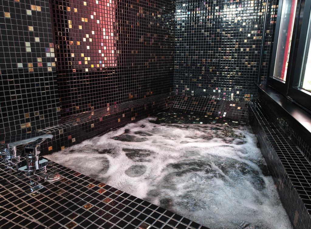 Hotel Loob Madrid (Adults Only) Torrejon de Ardoz Ruang foto