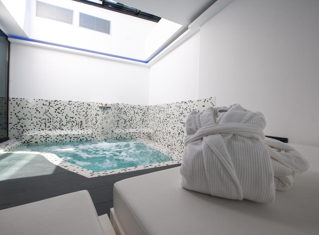 Hotel Loob Madrid (Adults Only) Torrejon de Ardoz Ruang foto