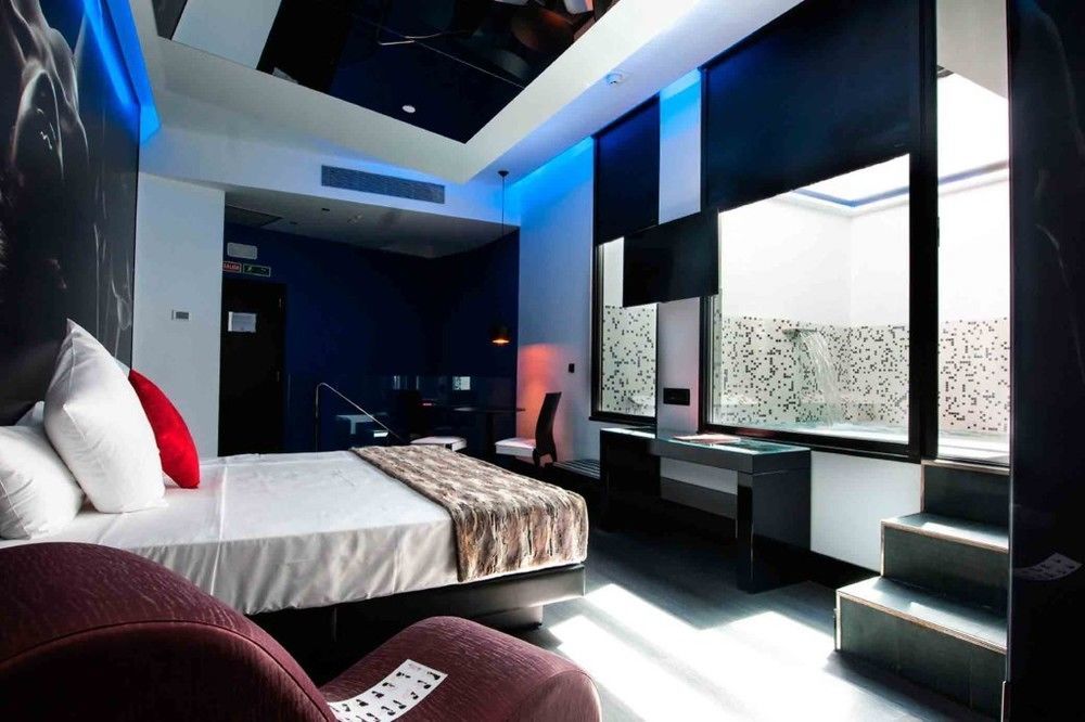 Hotel Loob Madrid (Adults Only) Torrejon de Ardoz Bagian luar foto