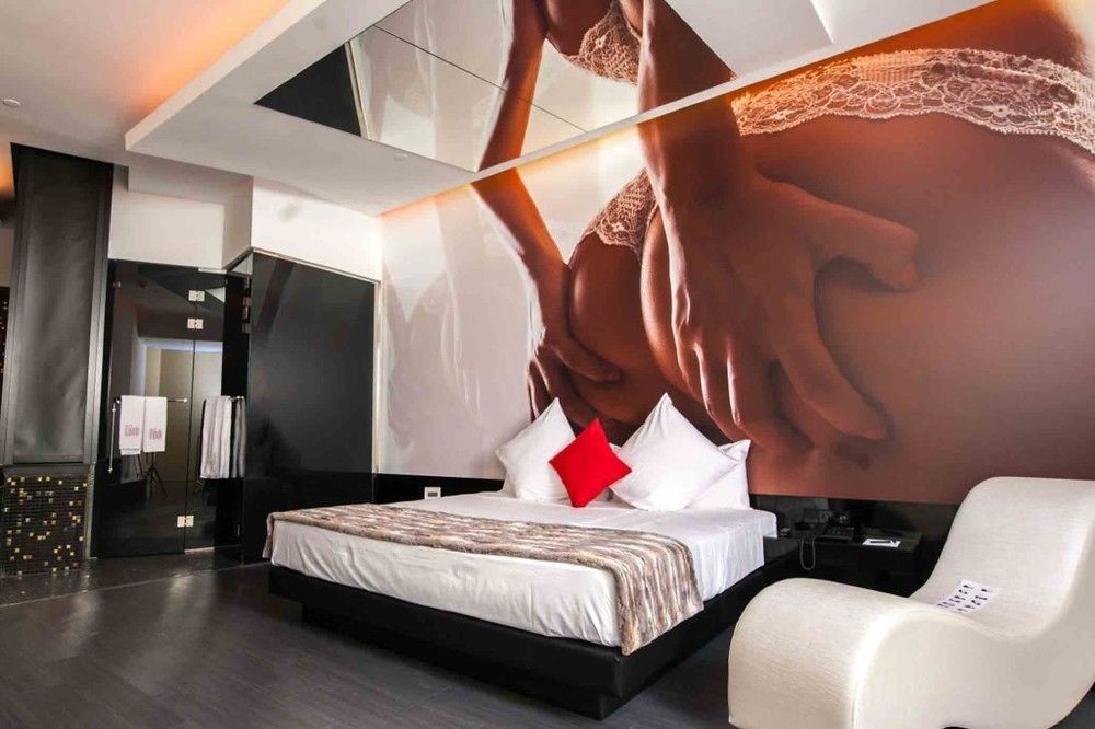 Hotel Loob Madrid (Adults Only) Torrejon de Ardoz Bagian luar foto