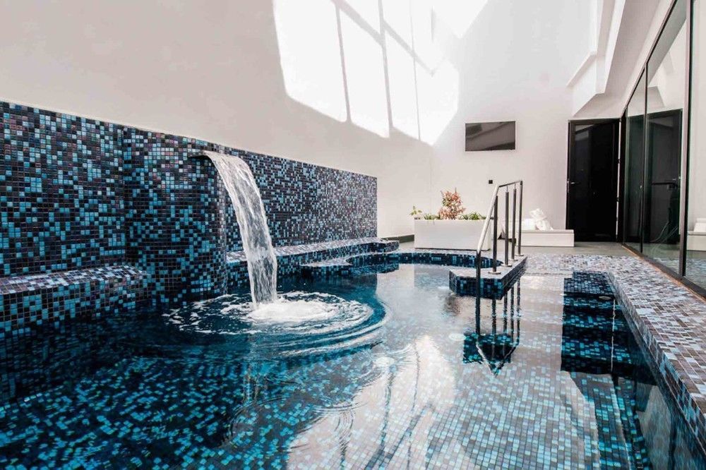 Hotel Loob Madrid (Adults Only) Torrejon de Ardoz Bagian luar foto