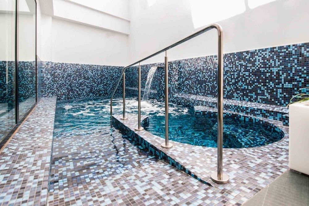 Hotel Loob Madrid (Adults Only) Torrejon de Ardoz Bagian luar foto